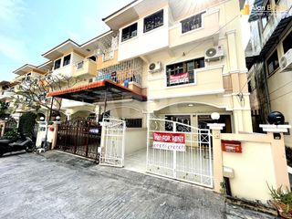 For rent 4 bed townhouse in Bang Lamung, Chonburi