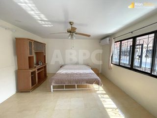 For rent 4 bed townhouse in Bang Lamung, Chonburi
