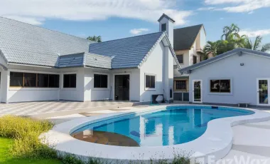 For rent 4 bed villa in East Pattaya, Pattaya