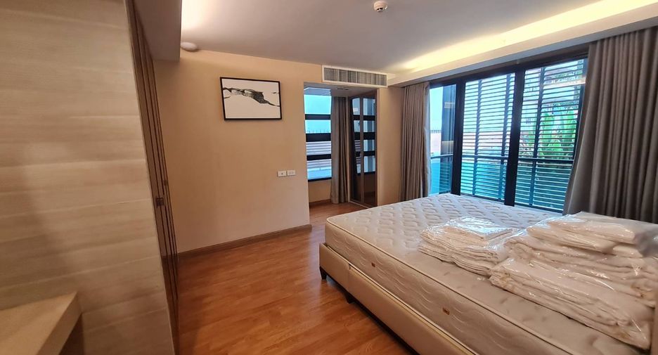 À louer 3 chambres condo à Pathum Wan, Bangkok