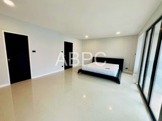 For sale 4 bed townhouse in Bang Lamung, Chonburi