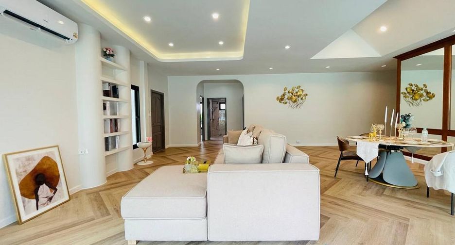 For sale 3 bedrooms house in Bang Lamung, Chonburi