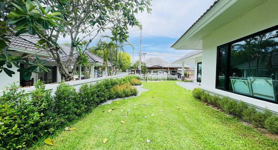 For sale 3 bedrooms house in Bang Lamung, Chonburi