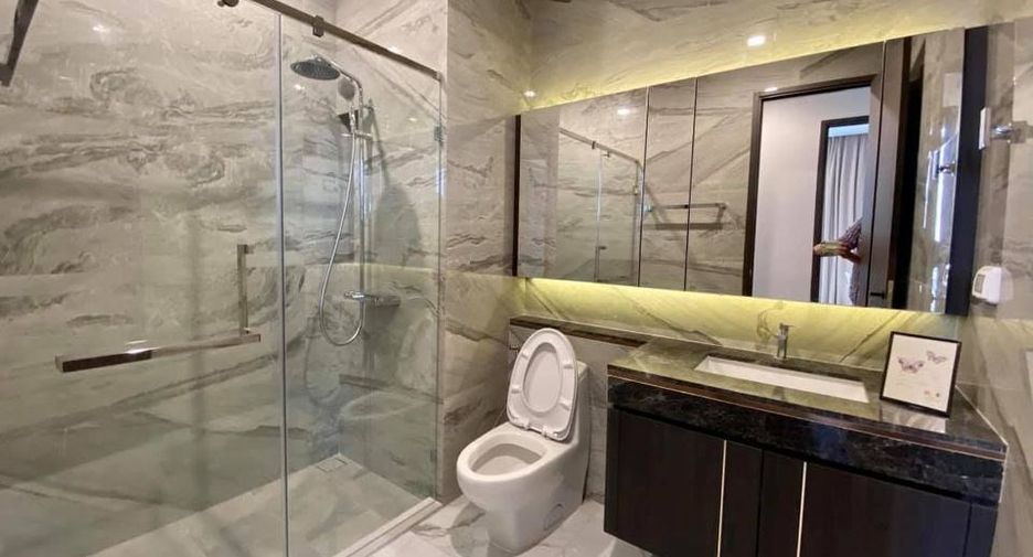 For rent 2 bedrooms condo in Khlong Toei, Bangkok