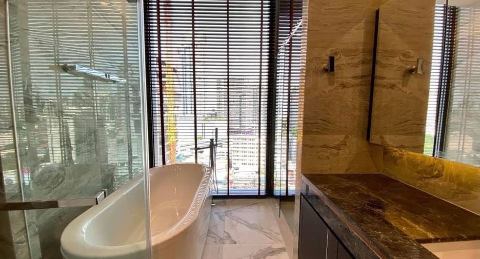 For rent 2 bedrooms condo in Khlong Toei, Bangkok