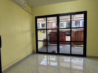 For rent 3 Beds townhouse in Bang Khae, Bangkok