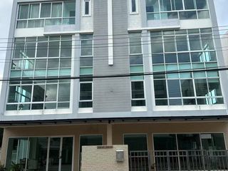 For rent 6 bed townhouse in Bueng Kum, Bangkok