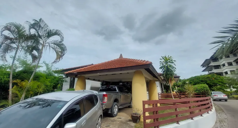 For rent 4 bed villa in Hua Hin, Prachuap Khiri Khan