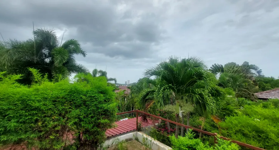 For rent 4 bed villa in Hua Hin, Prachuap Khiri Khan