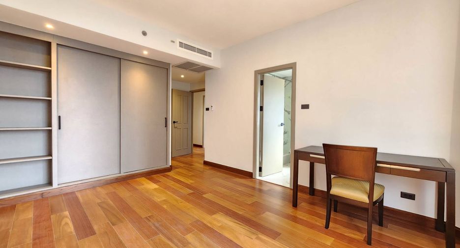 À louer 3 chambres condo à Pathum Wan, Bangkok