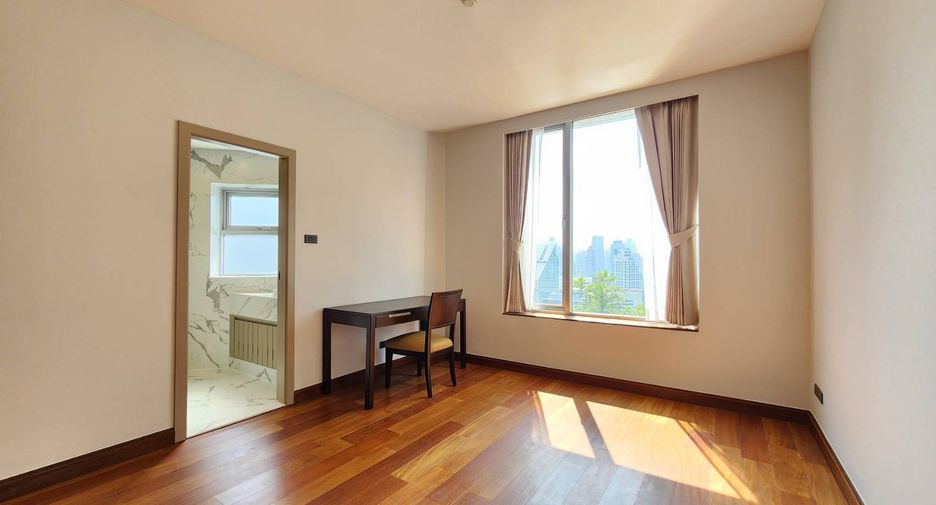 À louer 3 chambres condo à Pathum Wan, Bangkok