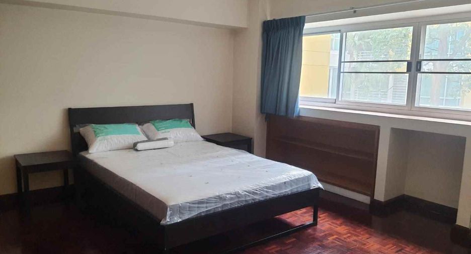 For rent 3 Beds condo in Khlong Toei, Bangkok