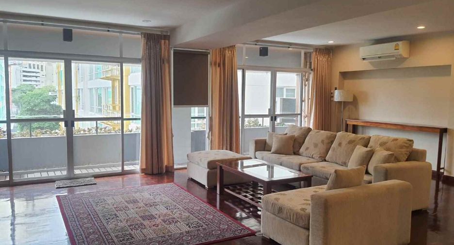 For rent 3 Beds condo in Khlong Toei, Bangkok