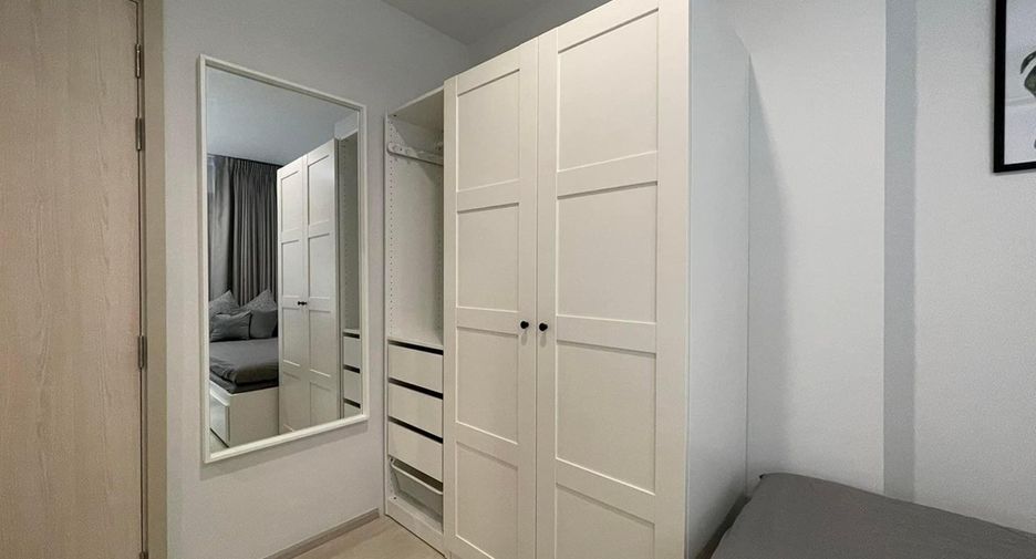 For rent 2 bedrooms condo in Pathum Wan, Bangkok
