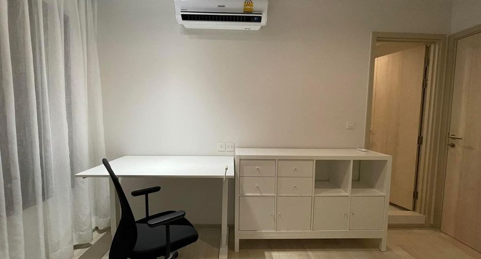 For rent 2 bedrooms condo in Pathum Wan, Bangkok