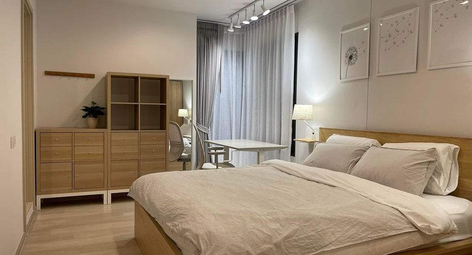 For rent 2 bedrooms condo in Pathum Wan, Bangkok