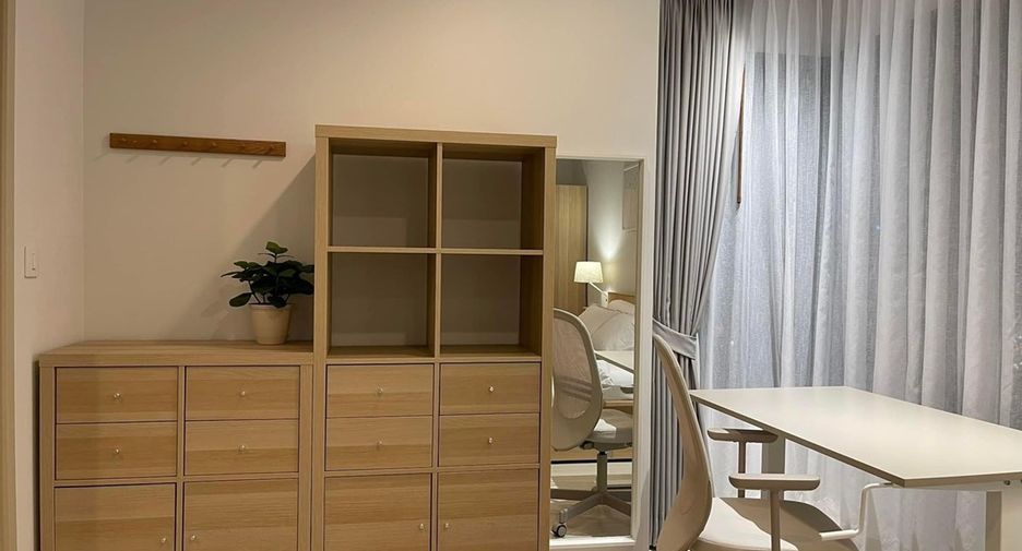 For rent 2 bedrooms condo in Pathum Wan, Bangkok