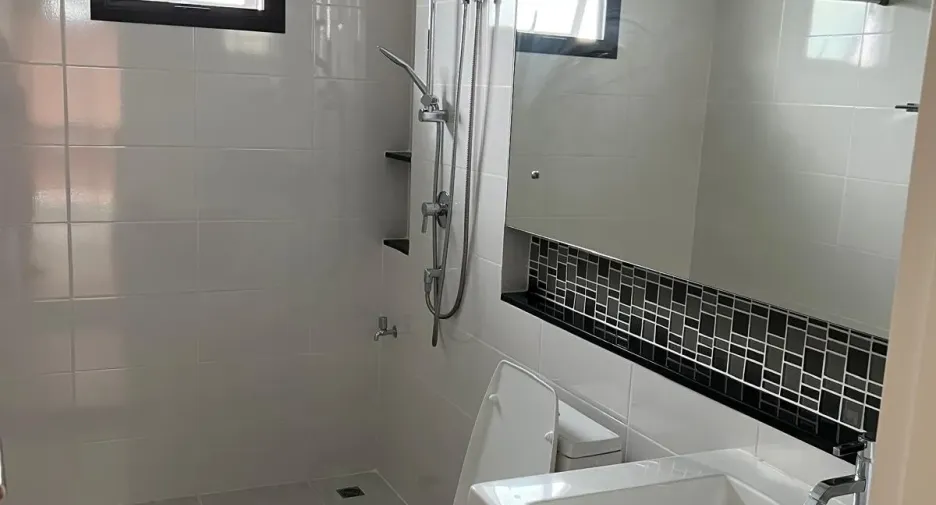 Haus zur Miete mit 4 Zimmer in Bang Kapi, Bangkok