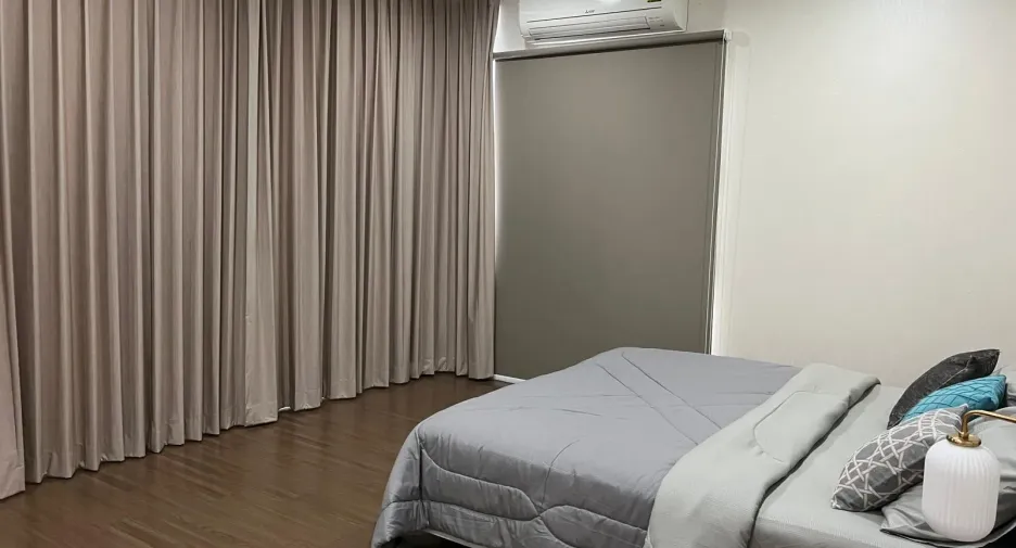 Haus zur Miete mit 4 Zimmer in Bang Kapi, Bangkok