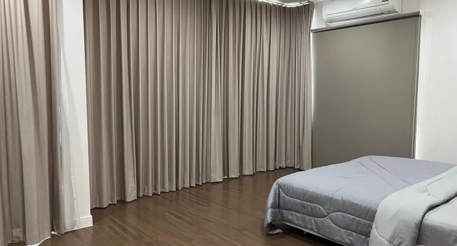 Haus zur Miete mit 4 Zimmer in Bang Kapi, Bangkok