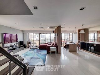 For sale 2 bed condo in Watthana, Bangkok