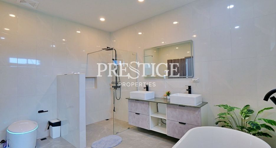 Haus zum Kauf mit 4 Zimmer in Bang Lamung, Chonburi
