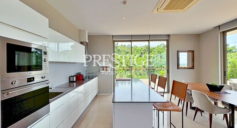 For sale 2 ベッドルーム condo in Sattahip, Chonburi
