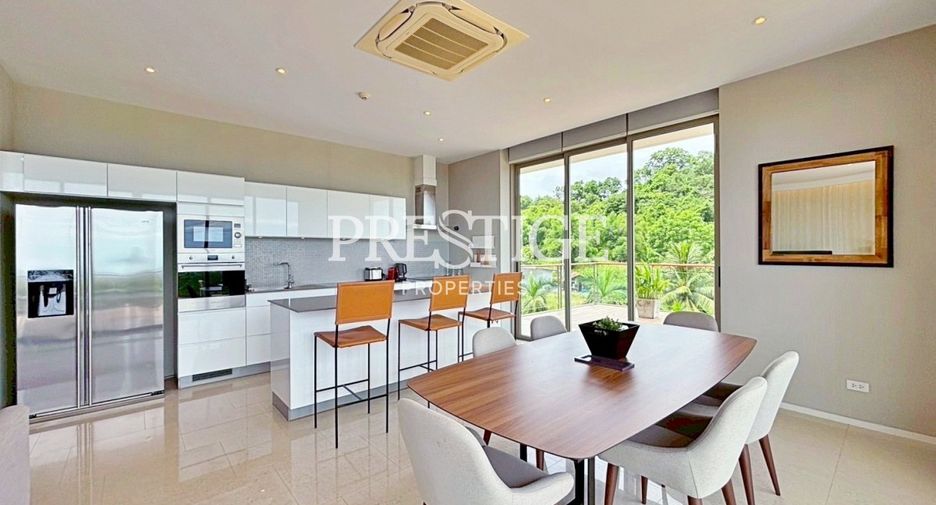 For sale 2 ベッドルーム condo in Sattahip, Chonburi