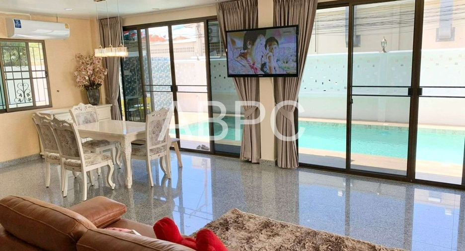 For sale 4 bedrooms house in Jomtien, Pattaya