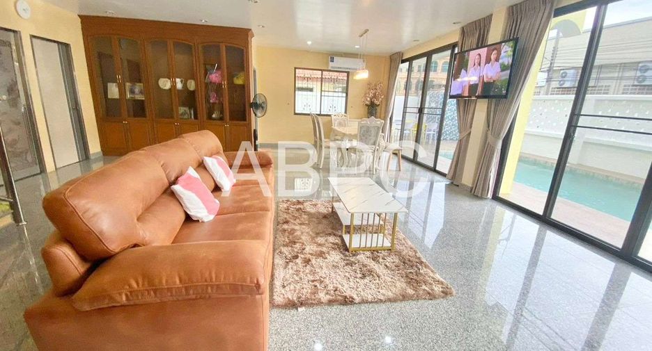 For sale 4 bedrooms house in Jomtien, Pattaya