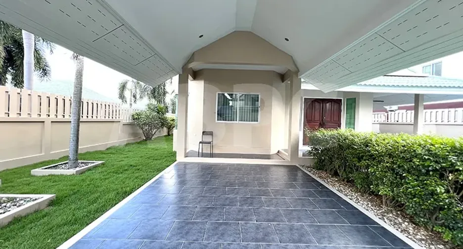For rent and for sale 3 bedrooms house in Bang Lamung, Chonburi