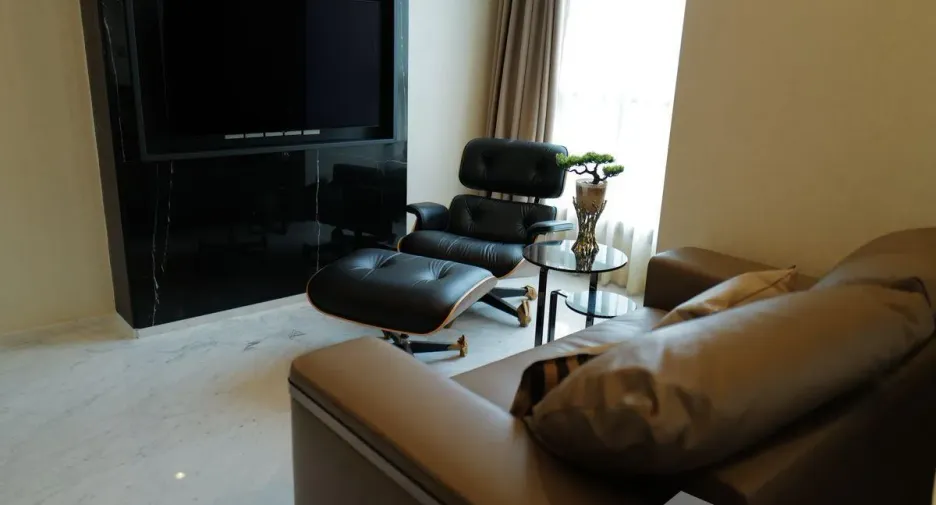 For sale 1 bed condo in Khlong Toei, Bangkok