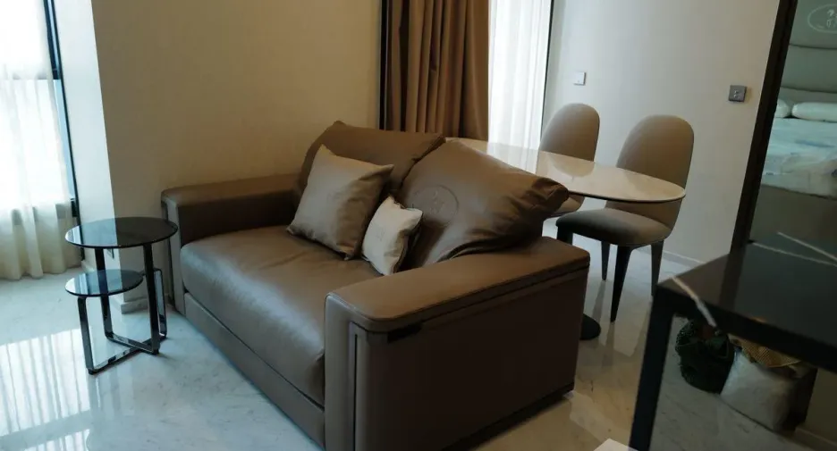 For sale 1 bed condo in Khlong Toei, Bangkok