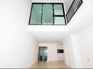 For sale 3 bed townhouse in Lat Phrao, Bangkok
