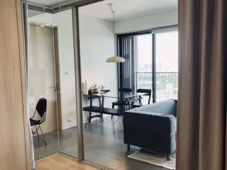 For rent 2 bed condo in Phaya Thai, Bangkok