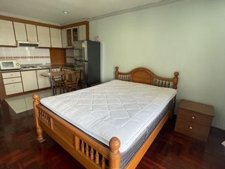 For rent studio condo in Khlong Toei, Bangkok