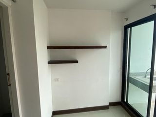 For sale 1 bed condo in Mueang Samut Prakan, Samut Prakan