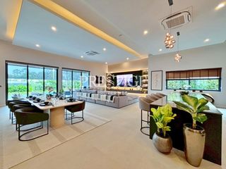 Casa en venta de 5 habitaciones en Bang Lamung, Chonburi