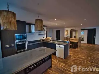 For sale 4 bed condo in Mueang Chiang Mai, Chiang Mai