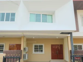 For rent 2 bed townhouse in Mueang Chiang Mai, Chiang Mai