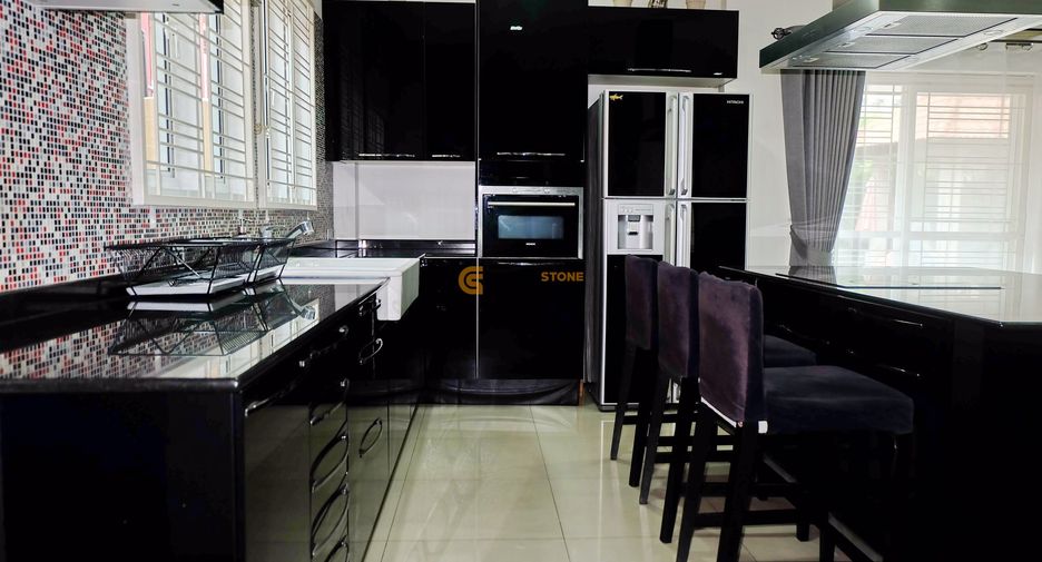 出租 和 出售 4 卧室 独立屋 在 Bang Lamung, Chon Buri