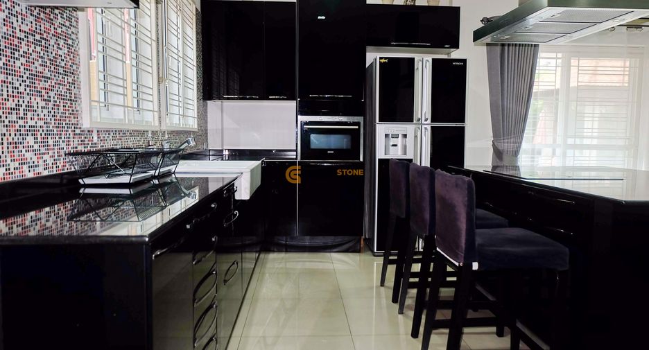 For rent and for sale 4 bedrooms house in Bang Lamung, Chonburi