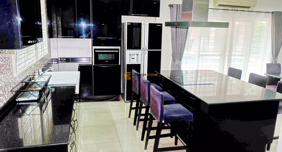 出租 和 出售 4 卧室 独立屋 在 Bang Lamung, Chon Buri