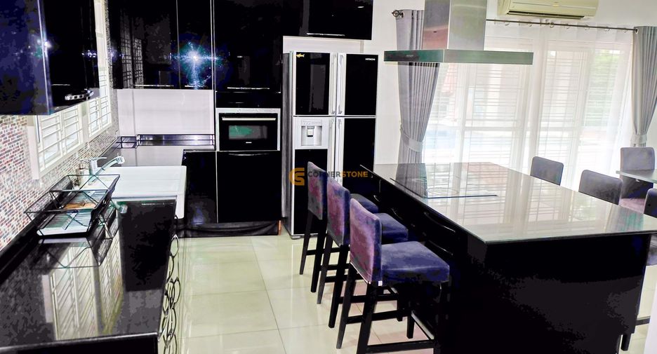 For rent and for sale 4 bedrooms house in Bang Lamung, Chonburi