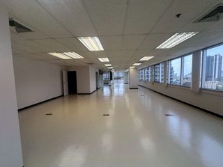 For rent 1 bed office in Khlong Toei, Bangkok
