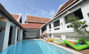 For rent 3 bed house in Watthana, Bangkok