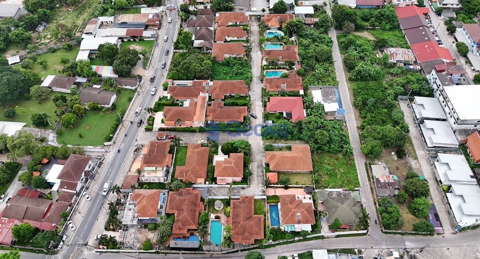 For sale 4 bed house in East Pattaya, Pattaya