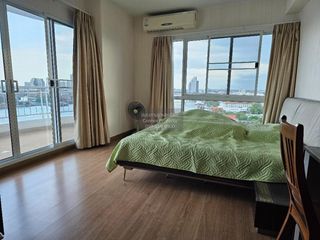 For rent 3 bedrooms condo in Bang Kho Laem, Bangkok