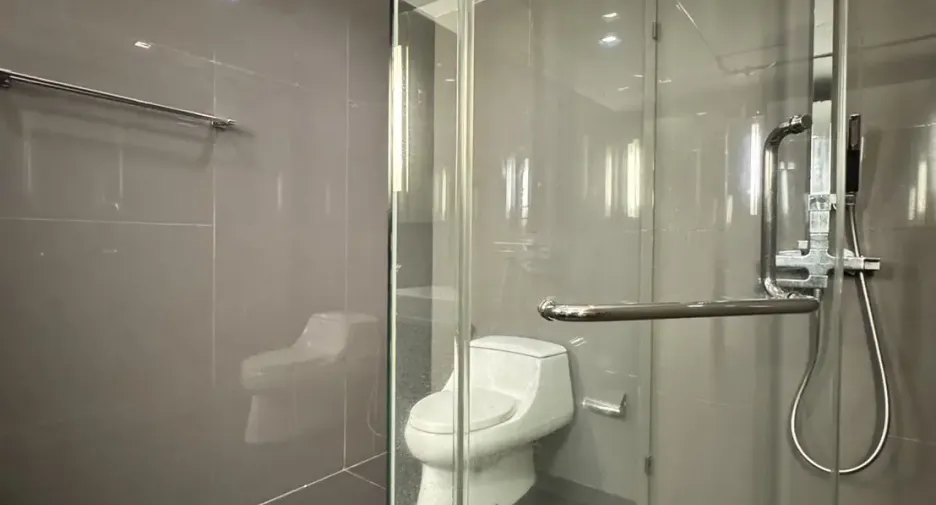 For rent and for sale 3 bedrooms condo in Sathon, Bangkok