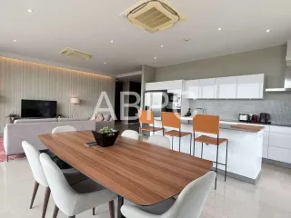 À louer et à vendre 2 chambres condo à Bang Saray, Pattaya